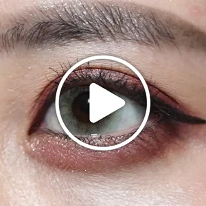 /product/525/_商品サムネイル_Abyss Gray アビスグレー着用動画 絶妙配色で写真映え抜群なリアルハーフ瞳に。｜カラコン ワンデー