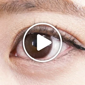 /product/603/_商品サムネイル_ココア着用動画 裸眼を自然に一回り大きくするココアブラウン｜カラコン ワンデー
