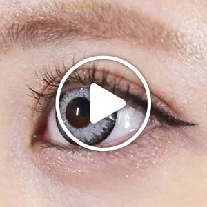 /product/536/_商品サムネイル_Lapis Silver ラピスシルバー着用動画 裸眼の色に左右されず発色する白系グレーのコスプレ向けカラコン。｜カラコン ワンデー